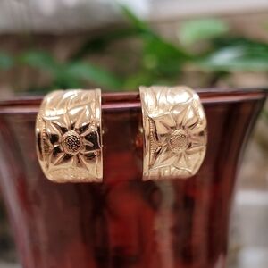 Earrings Hoop Vintage Clip Gold Flower Signed